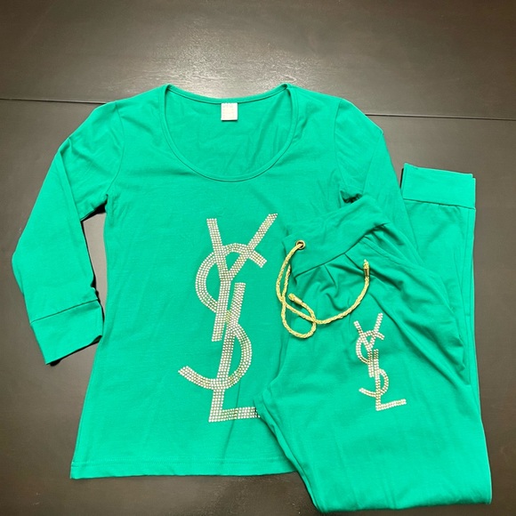 Green and gold monogram set - Picture 3 of 9